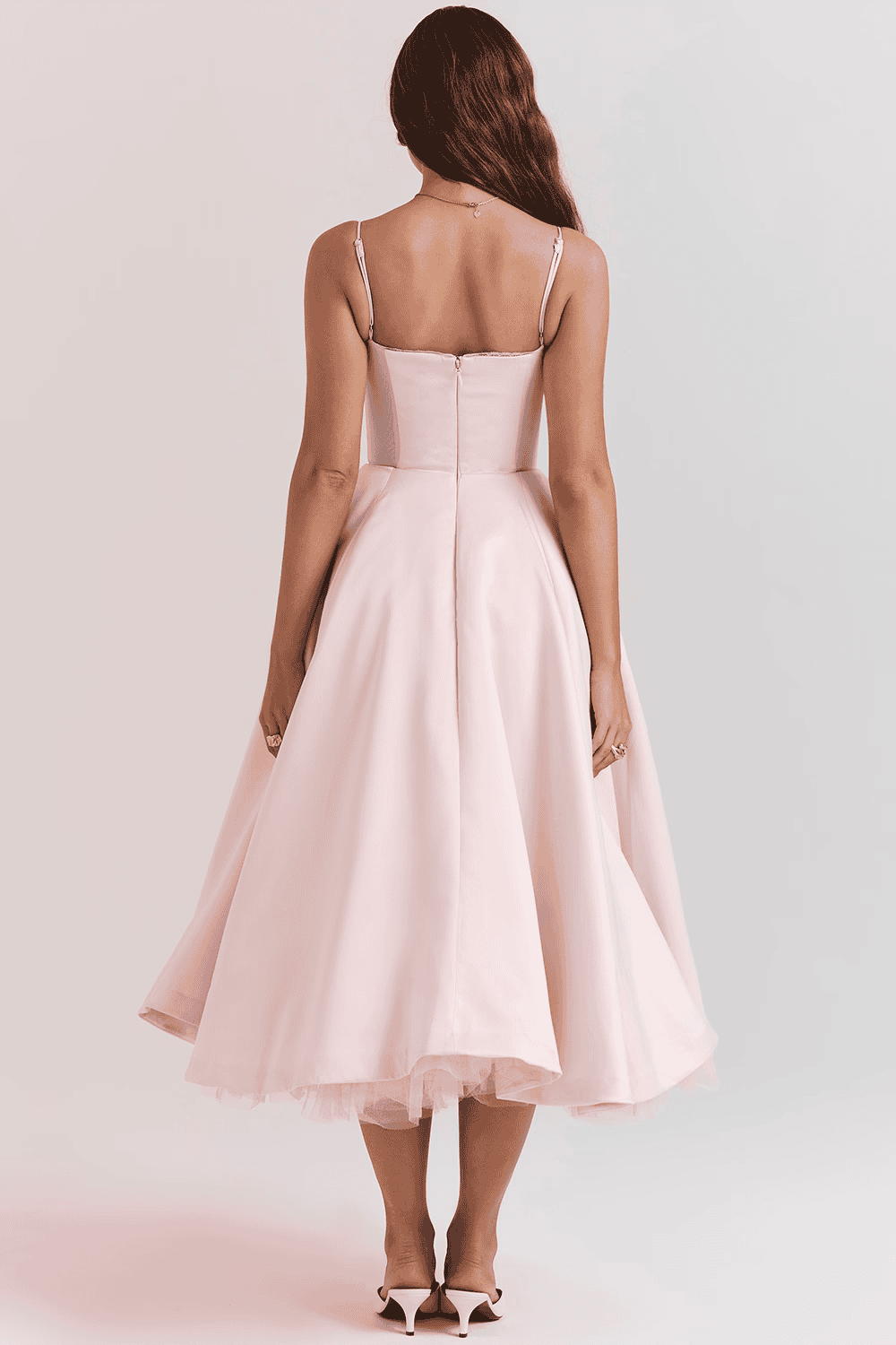 Carmen - Elegancia y Estilo en un Solo Vestido