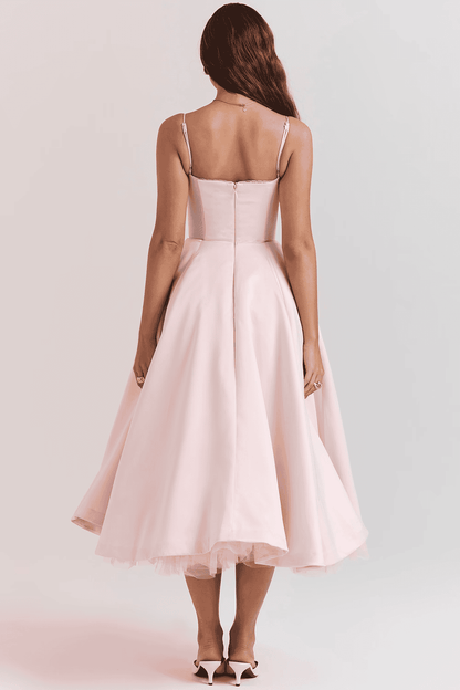 Carmen - Elegancia y Estilo en un Solo Vestido