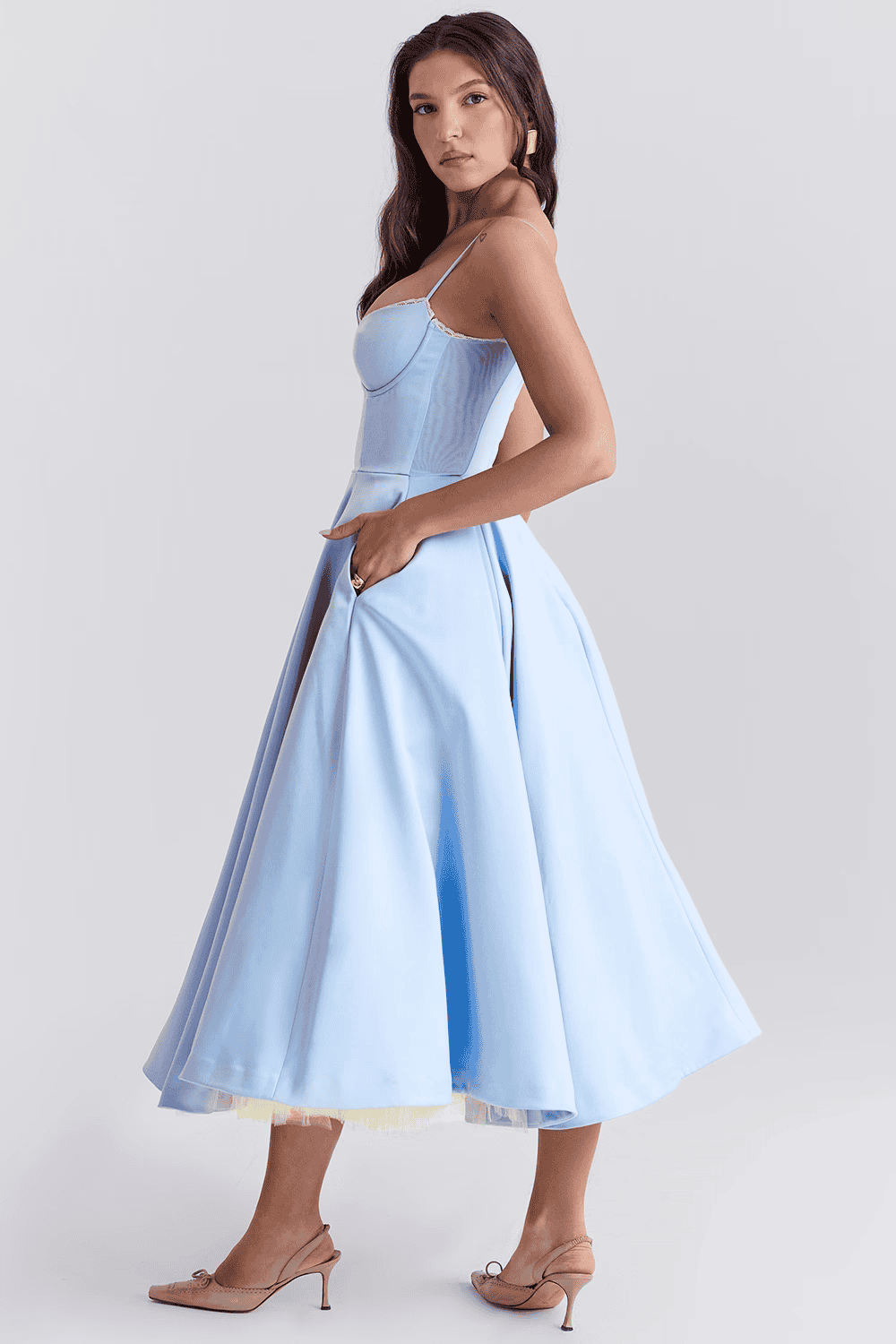 Carmen - Elegancia y Estilo en un Solo Vestido